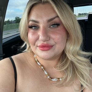 Meet your Posher, Ava